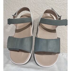 Strole Women's Sandal Size 9 Easy To Put On Light Green